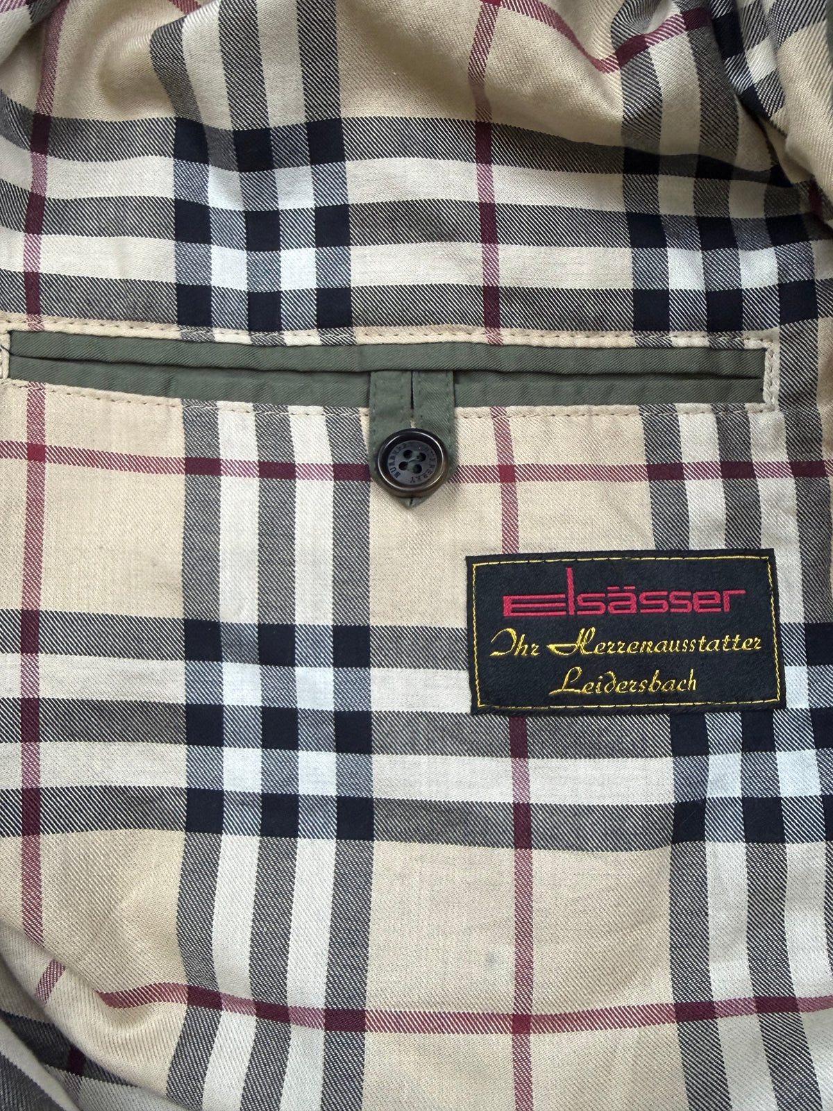vintage Burberry harringtonjacket {XL}