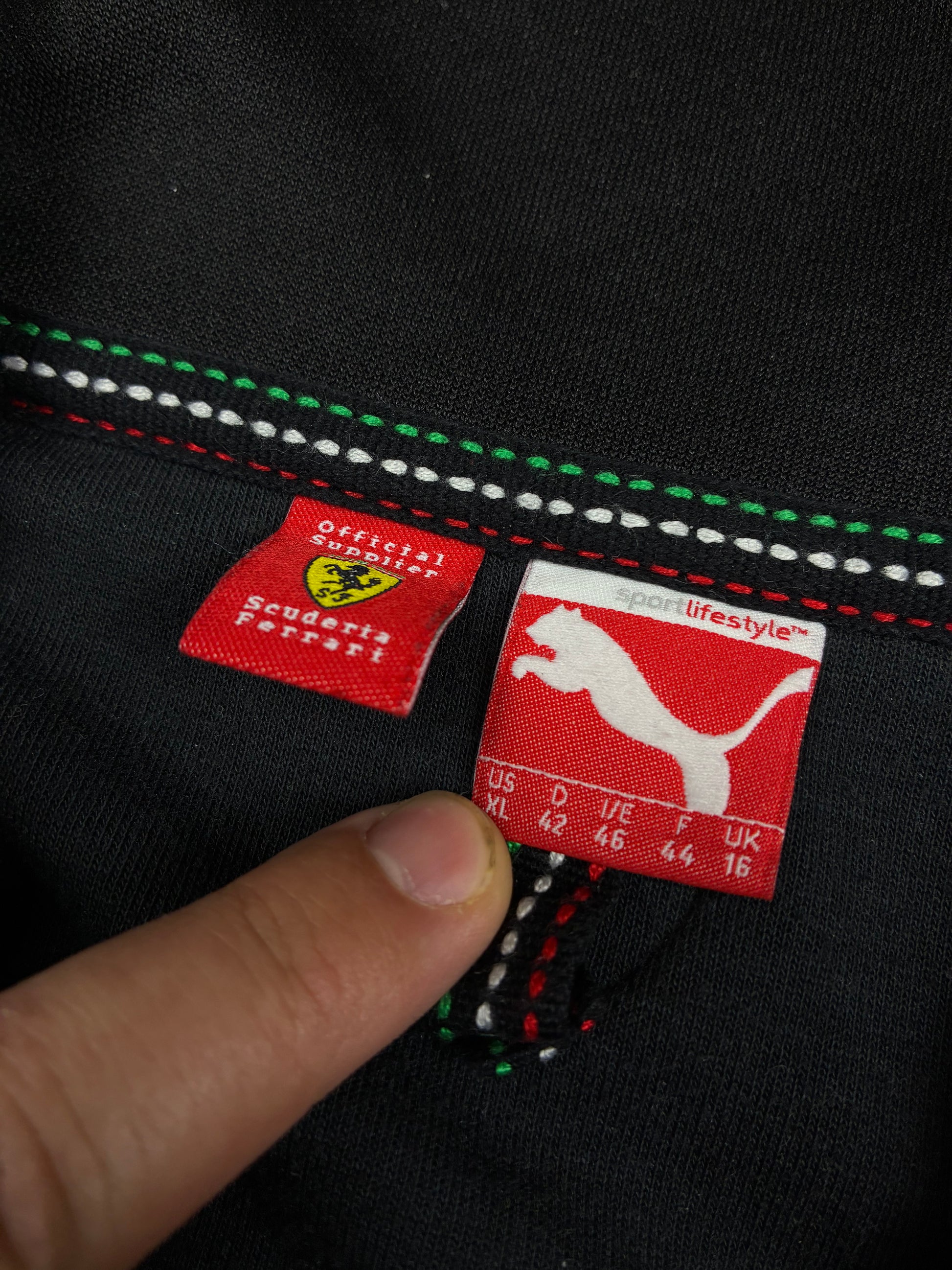 vintage Puma Ferrari sweatjacket {S}