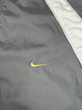 Carica l&#39;immagine nel visualizzatore di Gallery, vintage reflective Nike windbreaker {XL}
