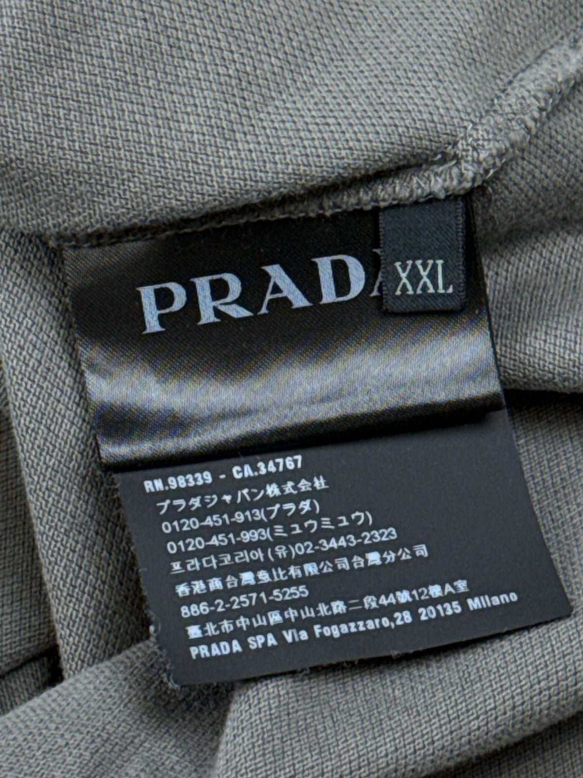 grey Prada polo {XXL}