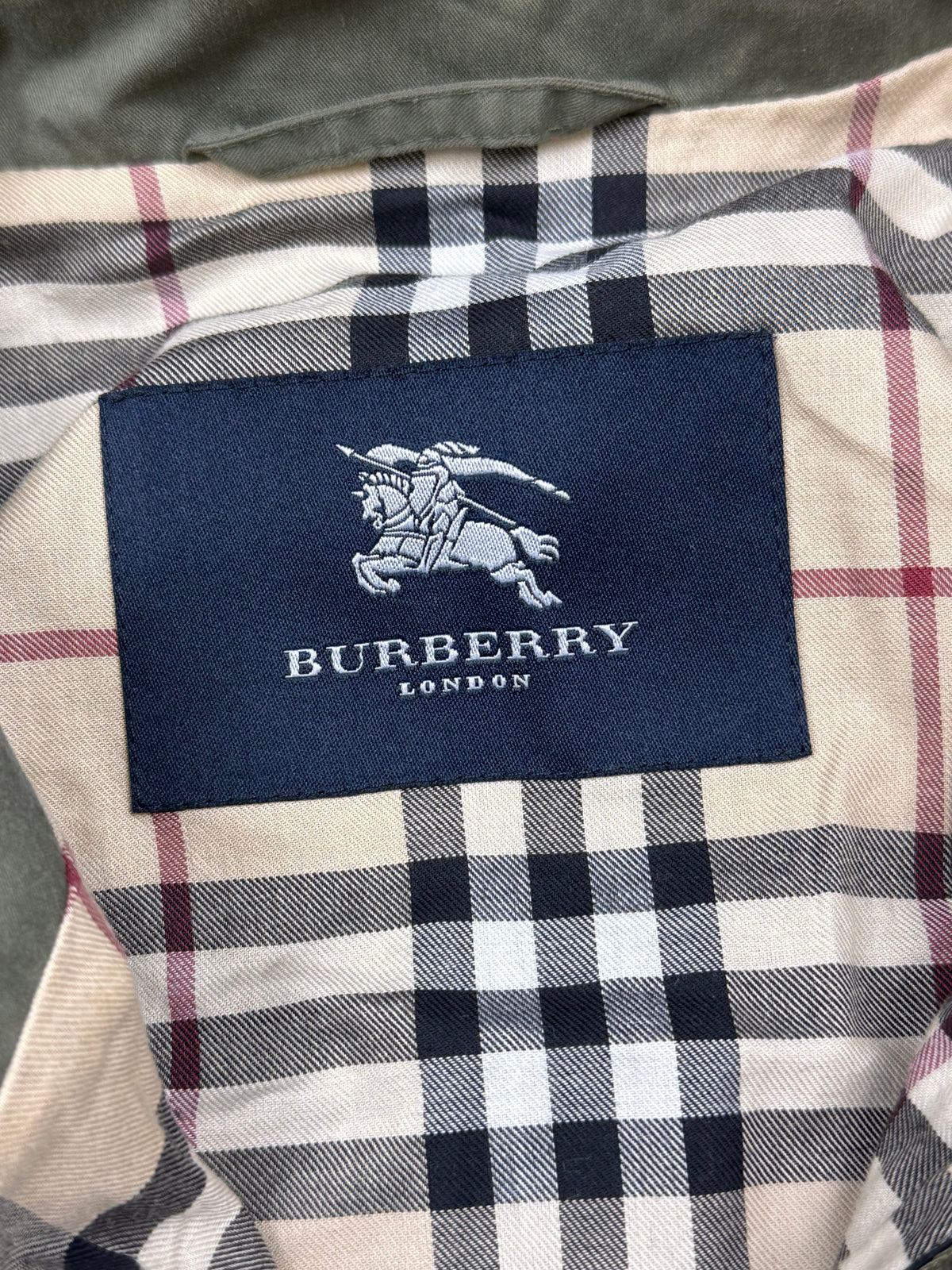 vintage Burberry harringtonjacket {XL}