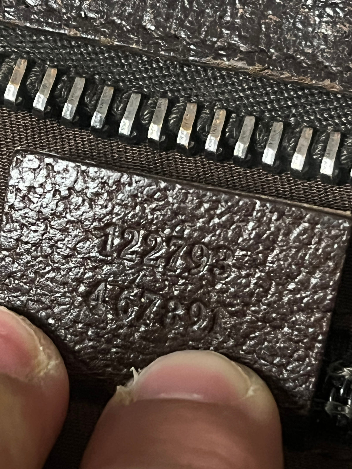 vintage Gucci slingbag