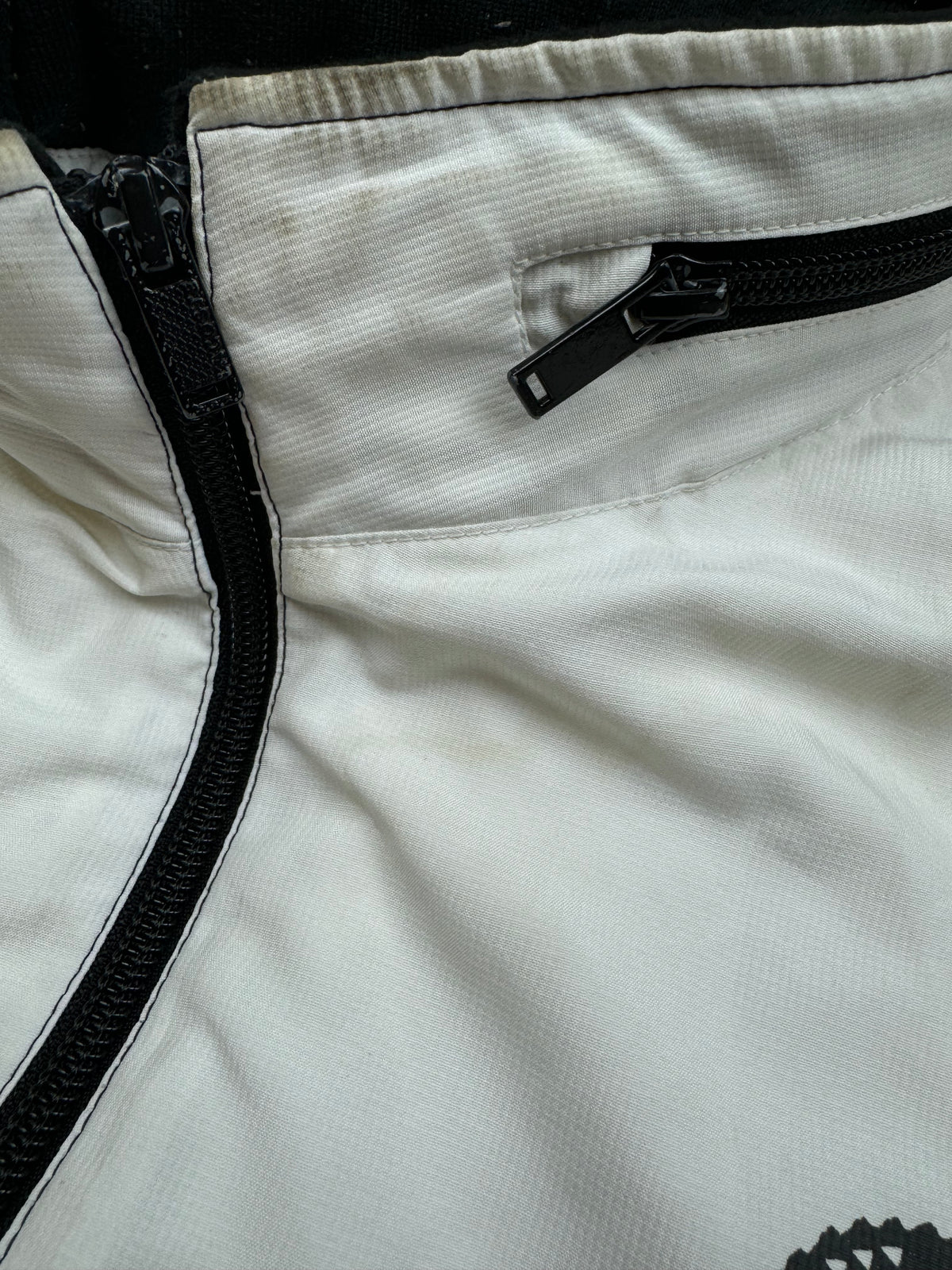 vintage Lacoste windbreaker {L}