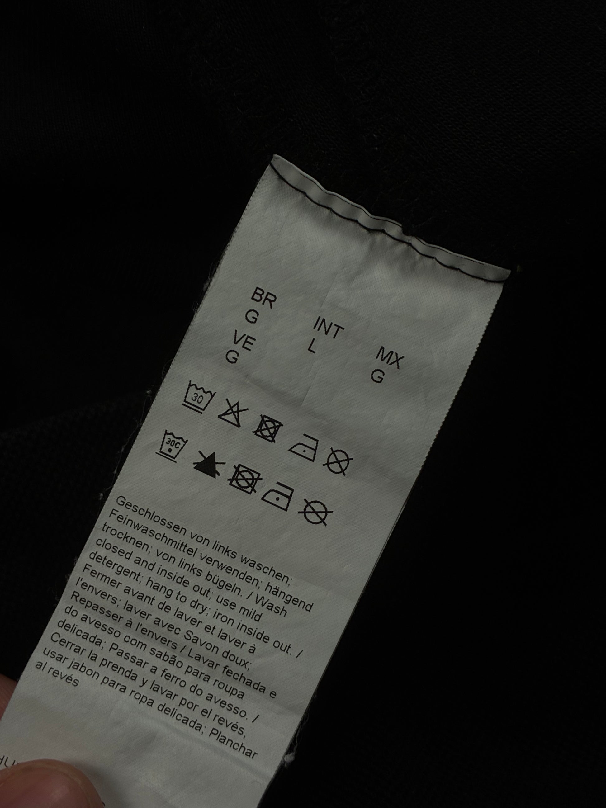 black Hugo Boss sweatjacket {M}