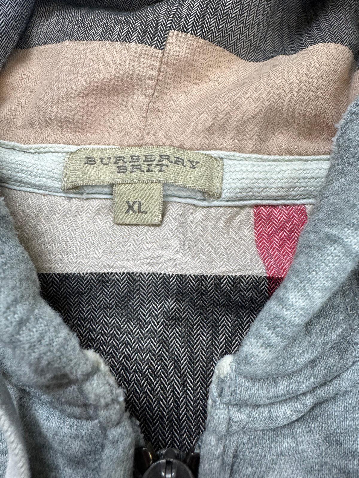 vintage Burberry sweatjacket {XL}