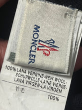 Cargar imagen en el visor de la galería, vintage Moncler turtleneck {M}
