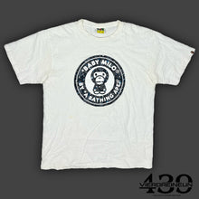 Cargar imagen en el visor de la galería, vintage BAPE a bathing ape t-shirt {XL}
