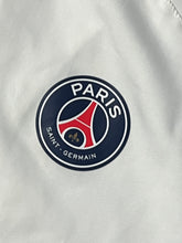 Carregar imagem no visualizador da galeria, white Nike PSG Paris Saint Germain windbreaker {M}
