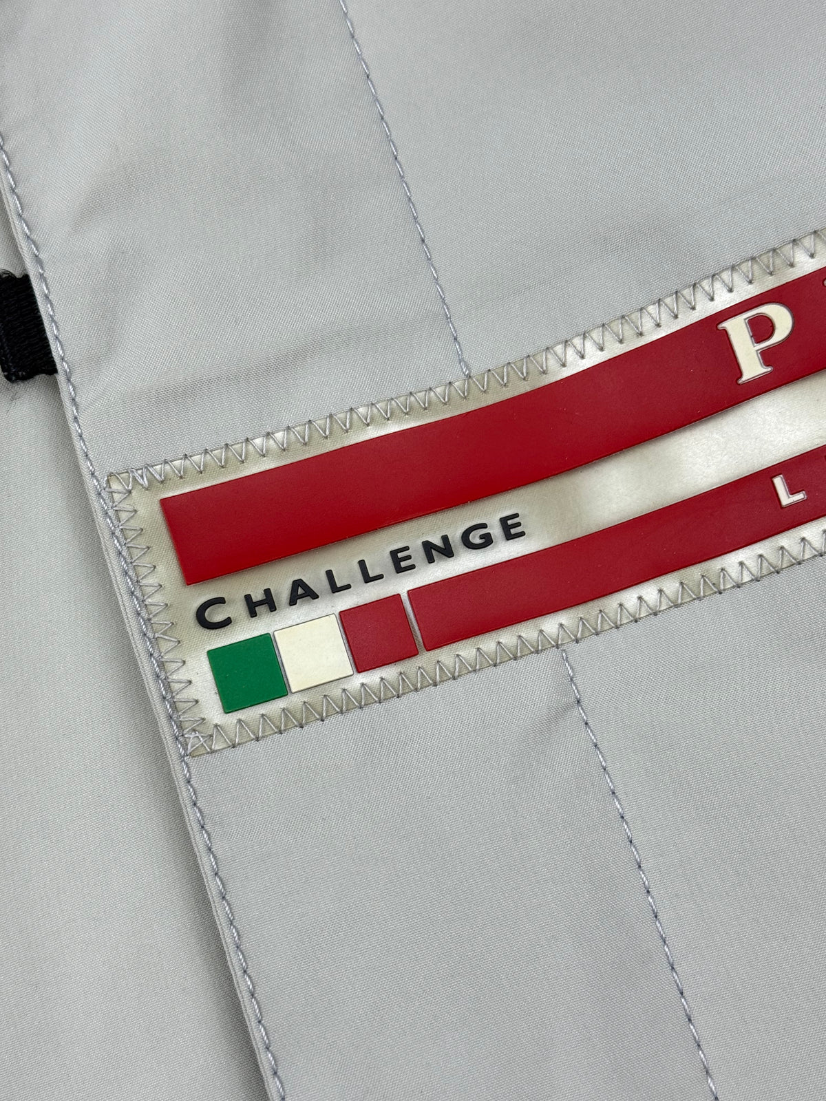 vintage Prada Luna Rossa 2003 windbreaker {L}