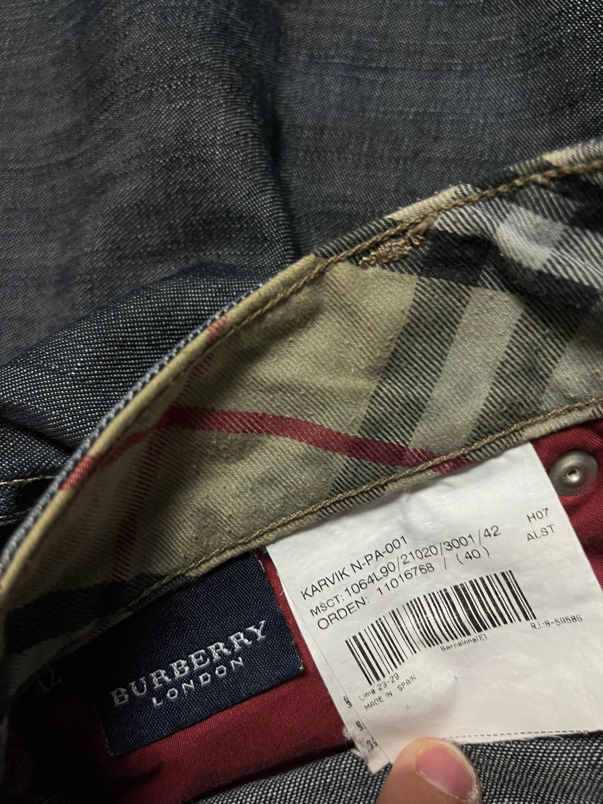 vintage Burberry jeans {L-XL}