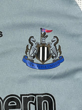 Cargar imagen en el visor de la galería, vintage Adidas Newcastle United trainingjersey {XS}
