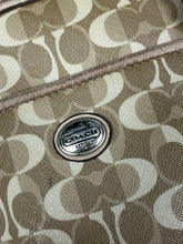 Charger l&#39;image dans la galerie, vintage COACH shoulderbag
