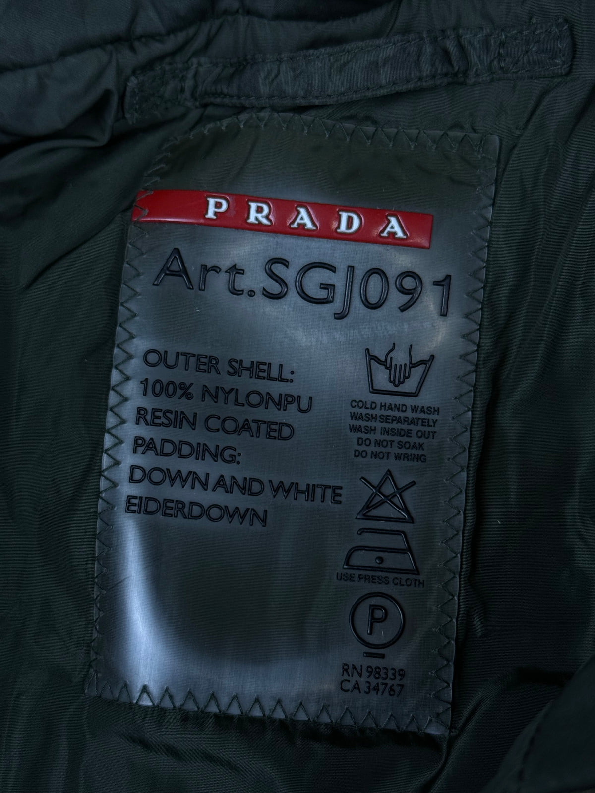 vintage Prada winterjacket {M}