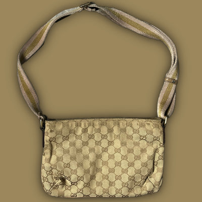 vintage Gucci slingbag