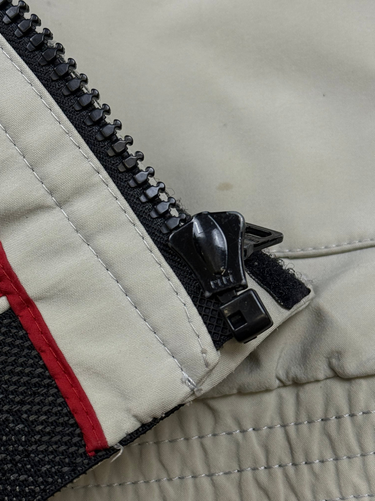 vintage Prada Luna Rossa 2003 windbreaker {L}