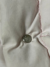 Carregar imagem no visualizador da galeria, slight pink vintage Moncler vest {M}
