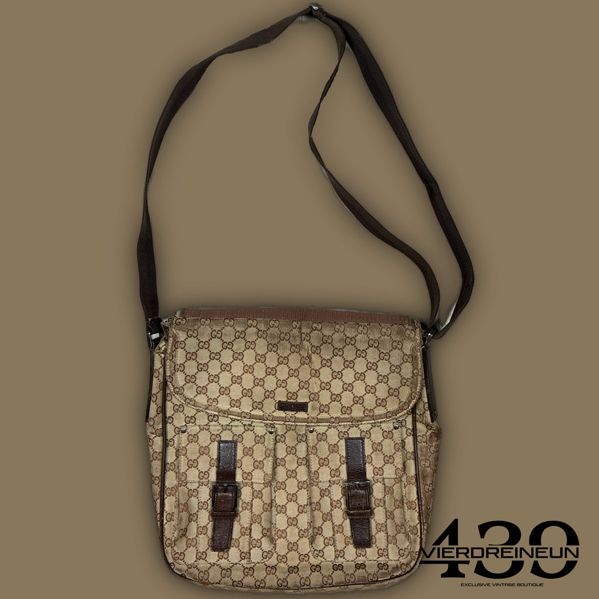 vintage Gucci slingbag