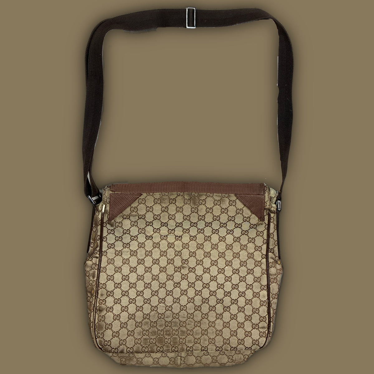 vintage Gucci slingbag