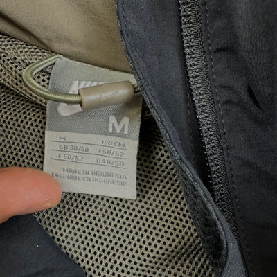 vintage Nike AIR windbreaker {M}