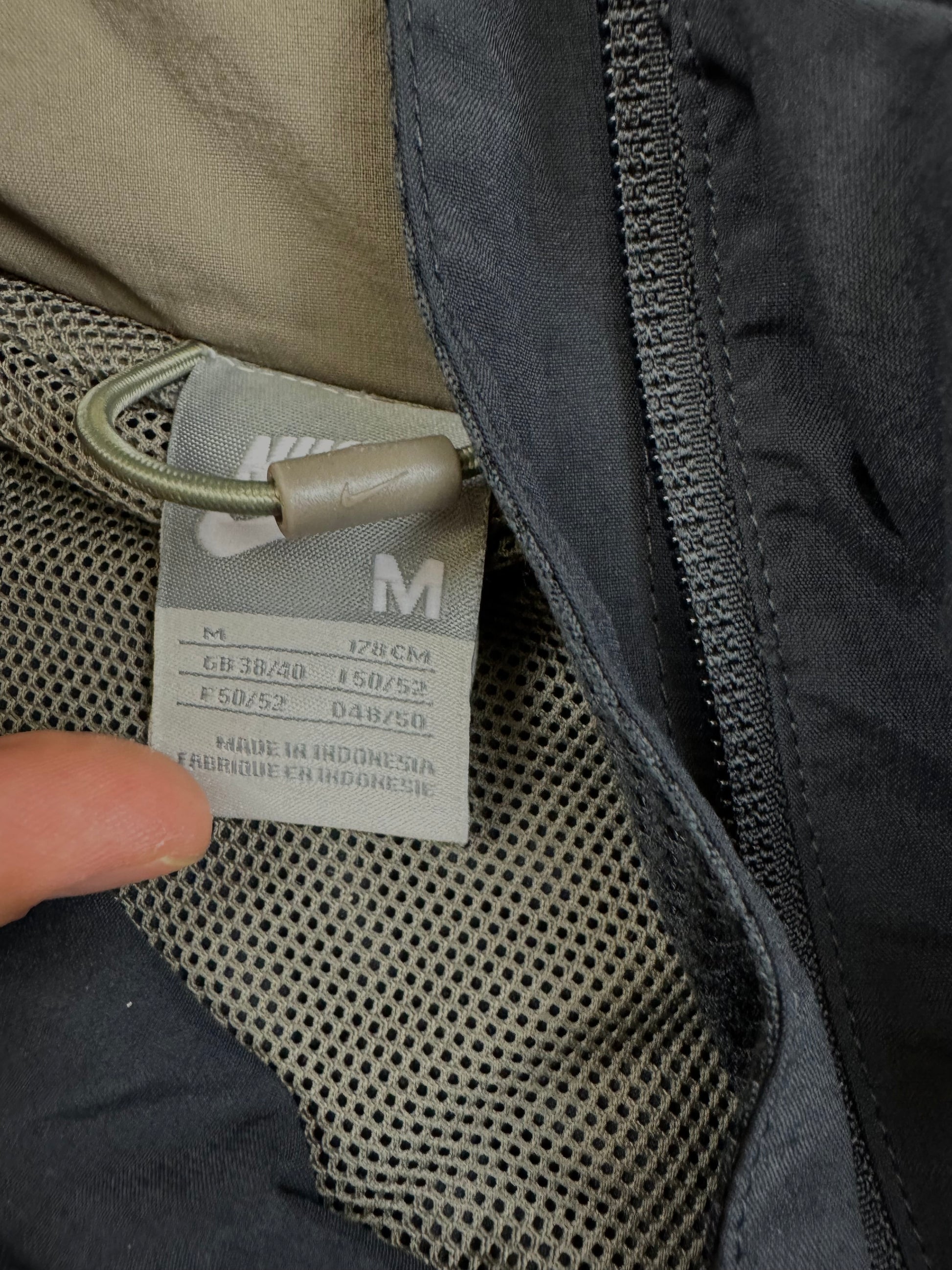 vintage Nike AIR windbreaker {M}