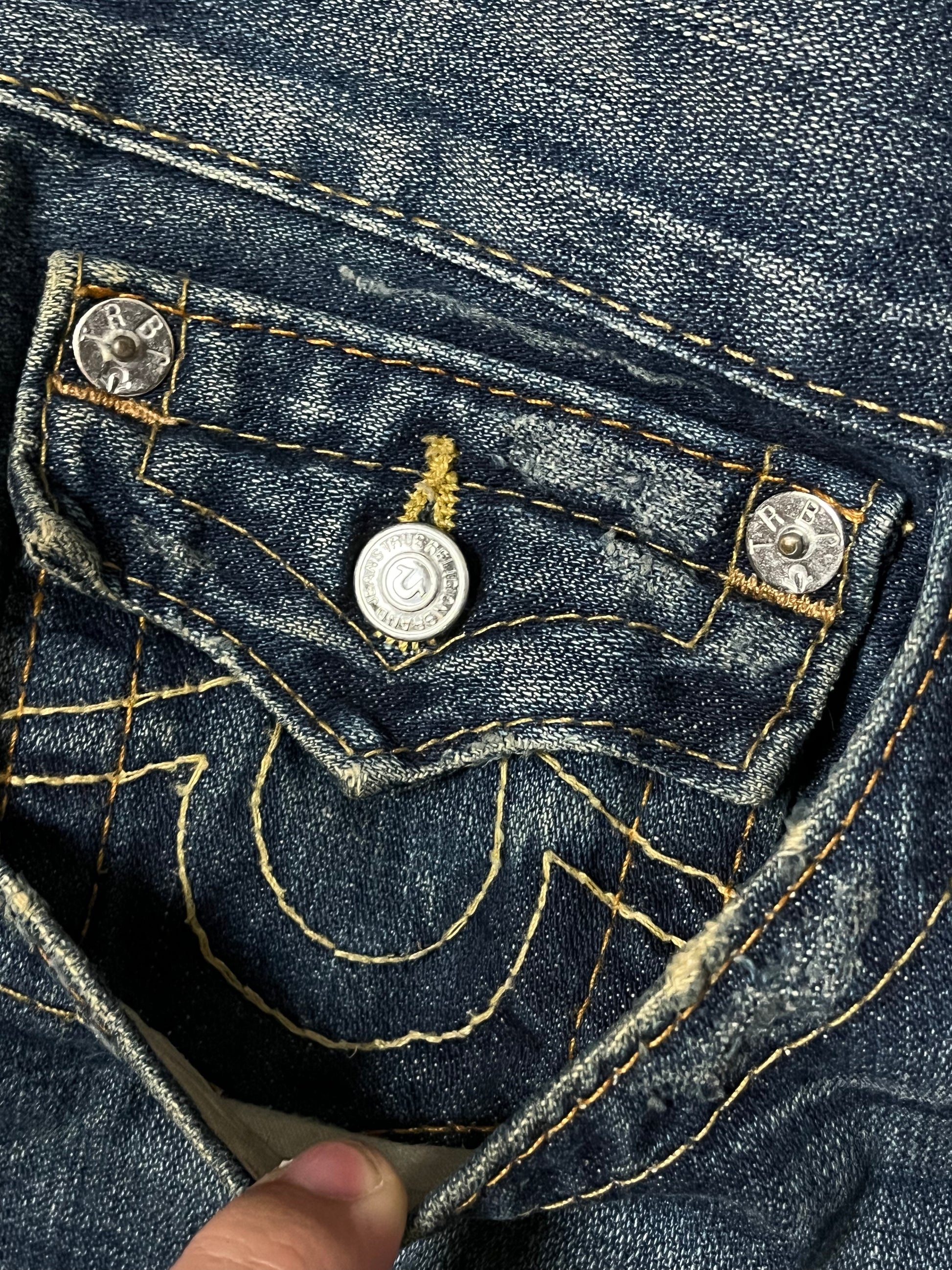 vintage True Religion jeans {M-L}