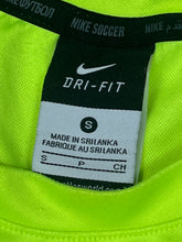 Lade das Bild in den Galerie-Viewer, vintage Nike jersey {S}
