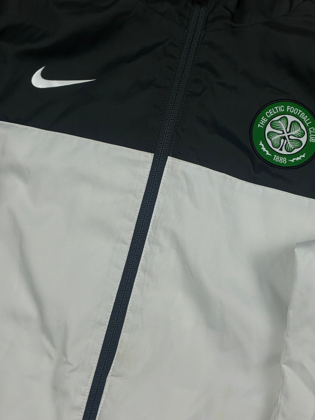 vintage Nike Fc Celtic windbreaker {XS}