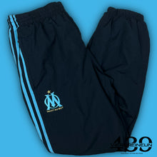 Cargar imagen en el visor de la galería, vintage Adidas Olympique Marseille trackpants {L}
