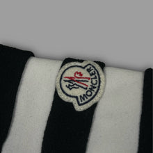 Cargar imagen en el visor de la galería, vintage Moncler fleecejacket {S}
