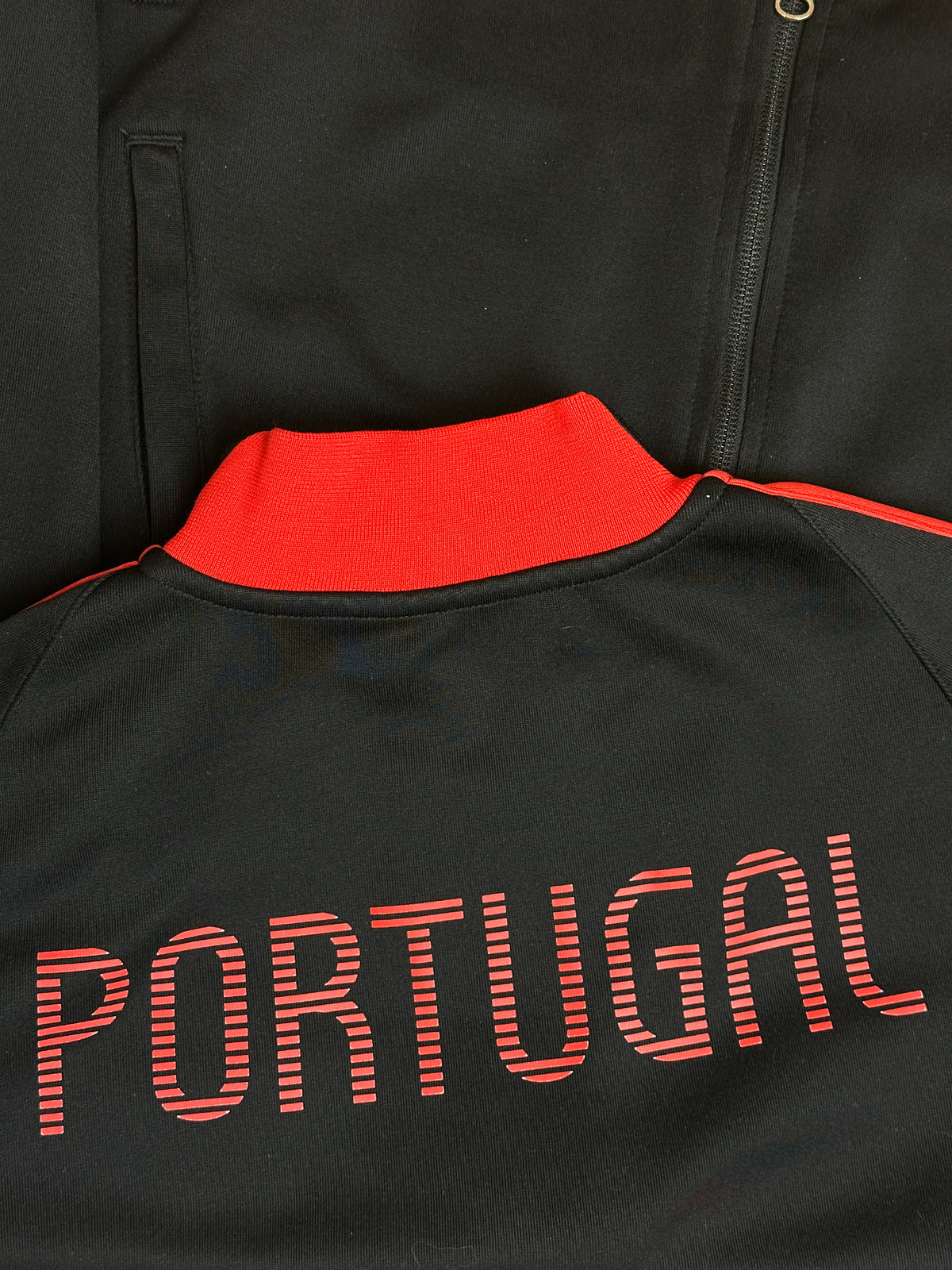 vintage Nike Portugal trackajcket {L}