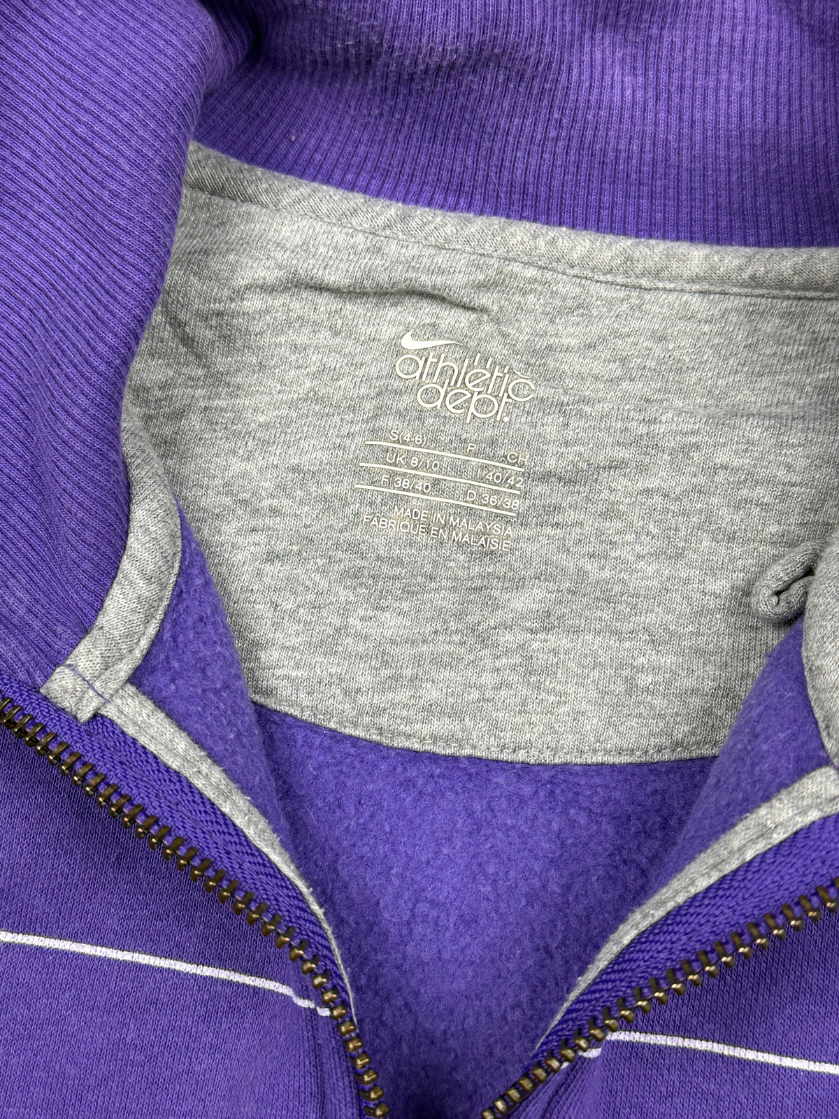 vintage purple Nike sweatjacket {S}