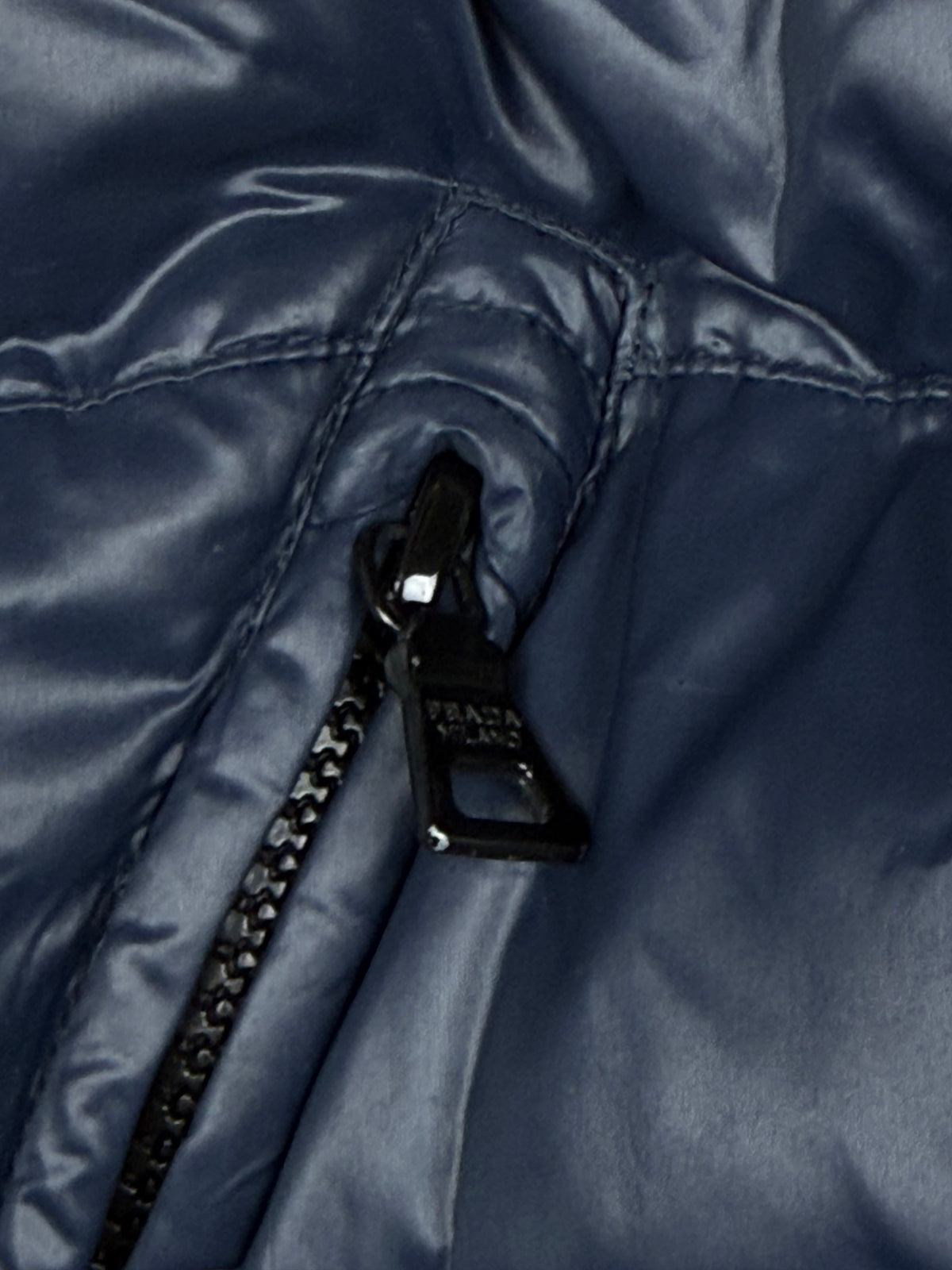 vintage navyblue Prada winterjacket {XL}