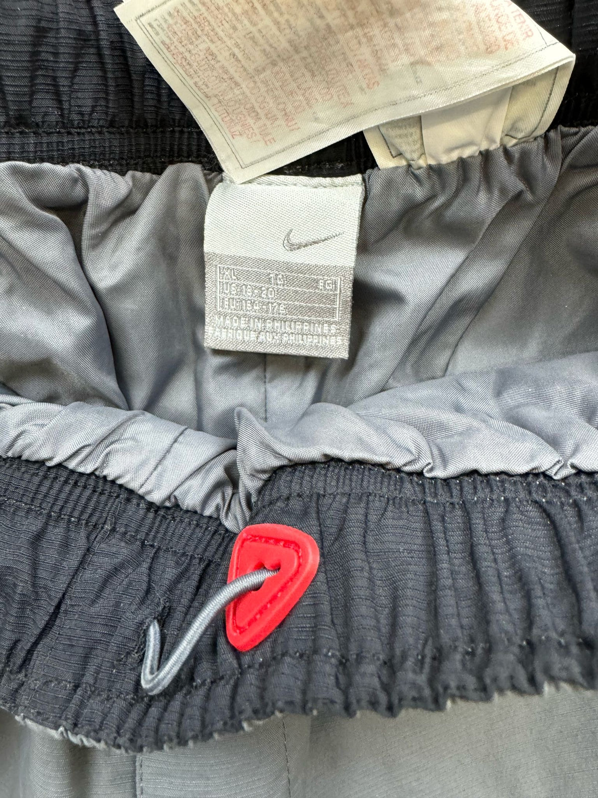 vintage Nike TN TUNED trackpants {S}