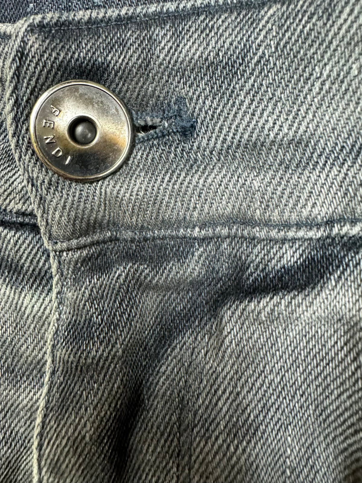 vintage Fendi jeans {M}