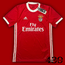 Cargar imagen en el visor de la galería, red Adidas SL Benfica 2021-2022 home jersey {S,M}
