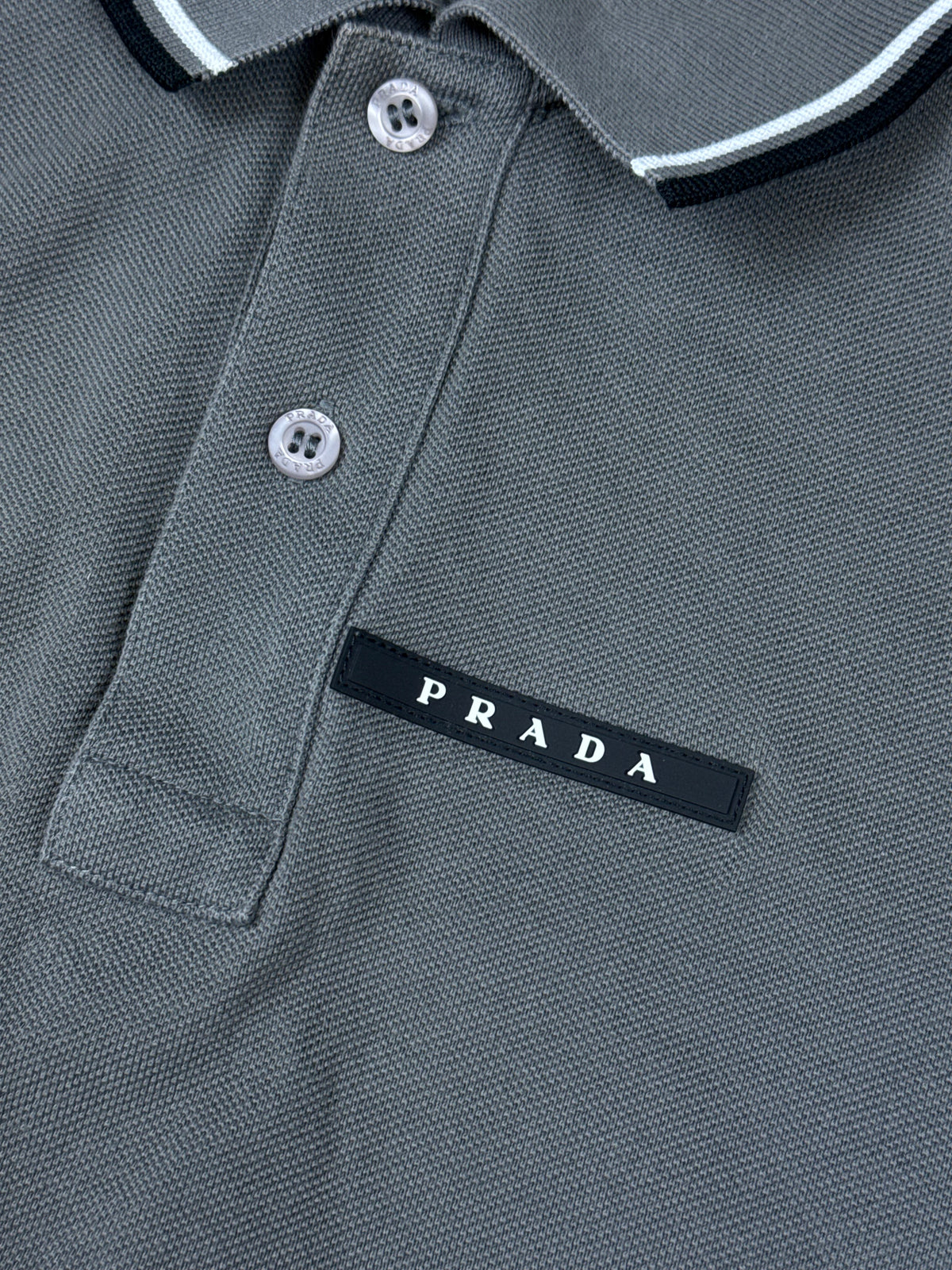 grey Prada polo {XXL}