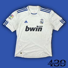 Carregar imagem no visualizador da galeria, vintage Adidas Real Madrid 2010-2011 home jersey {L}
