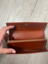 Cargar imagen en el visor de la galería, vintage Louis Vuitton wallet
