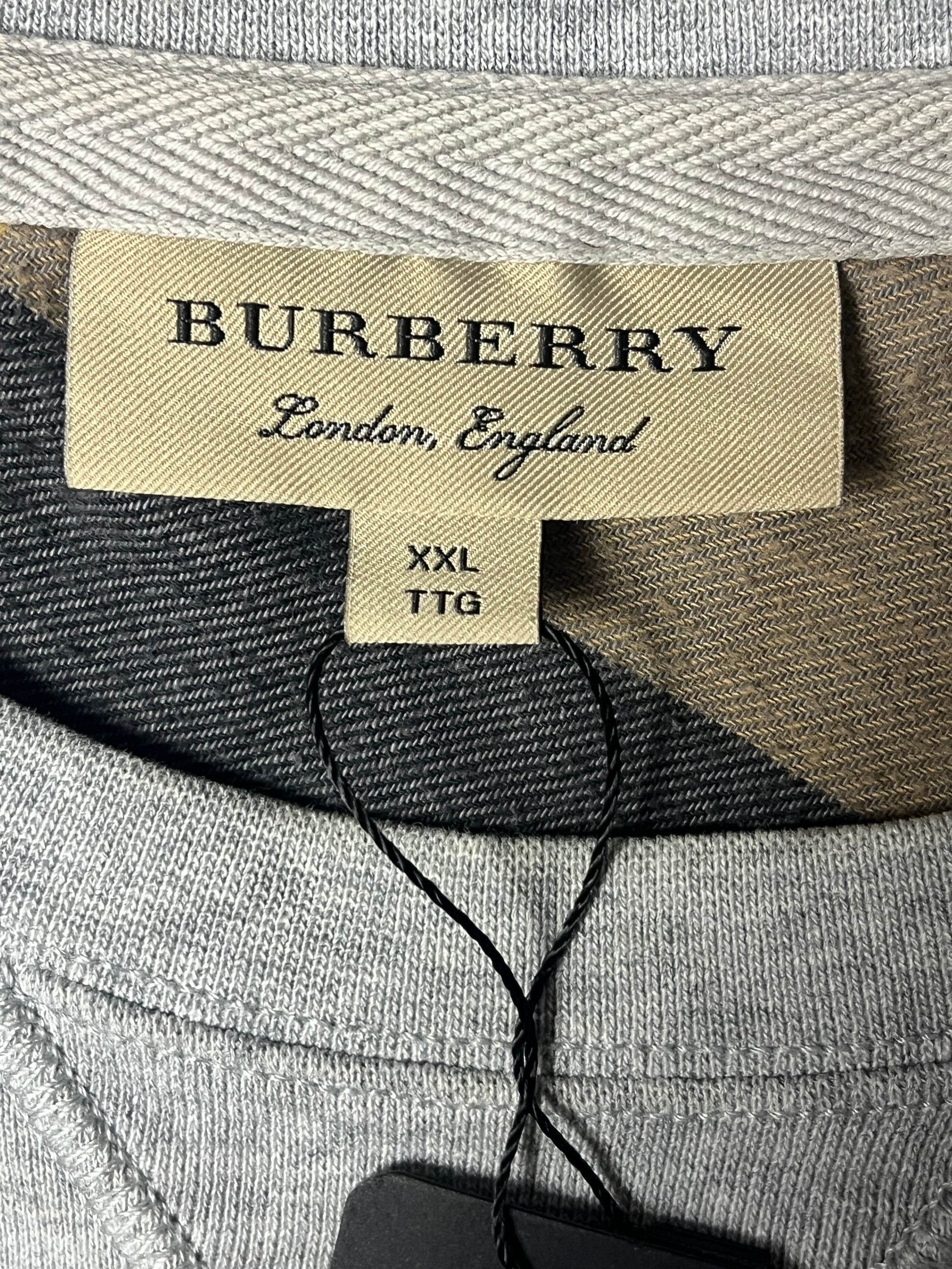 vintage Burberry sweater {XXL}