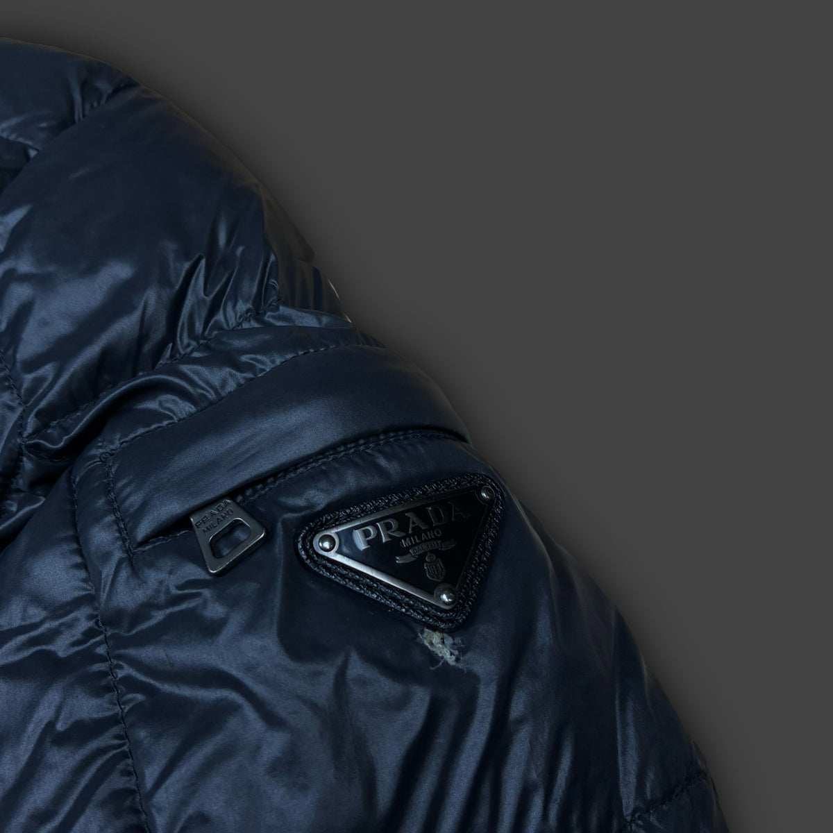 vintage black Prada pufferjacket {M}