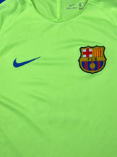 Load image into Gallery viewer, vintage Nike Fc Barcelona trainingjersey {M}
