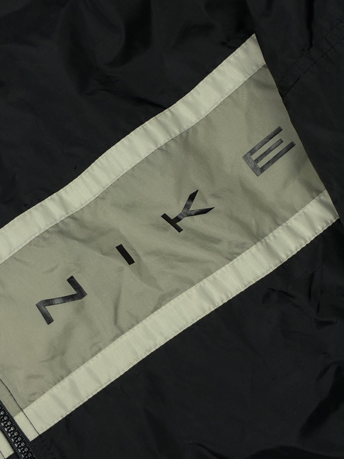 vintage Nike windbreaker {M}