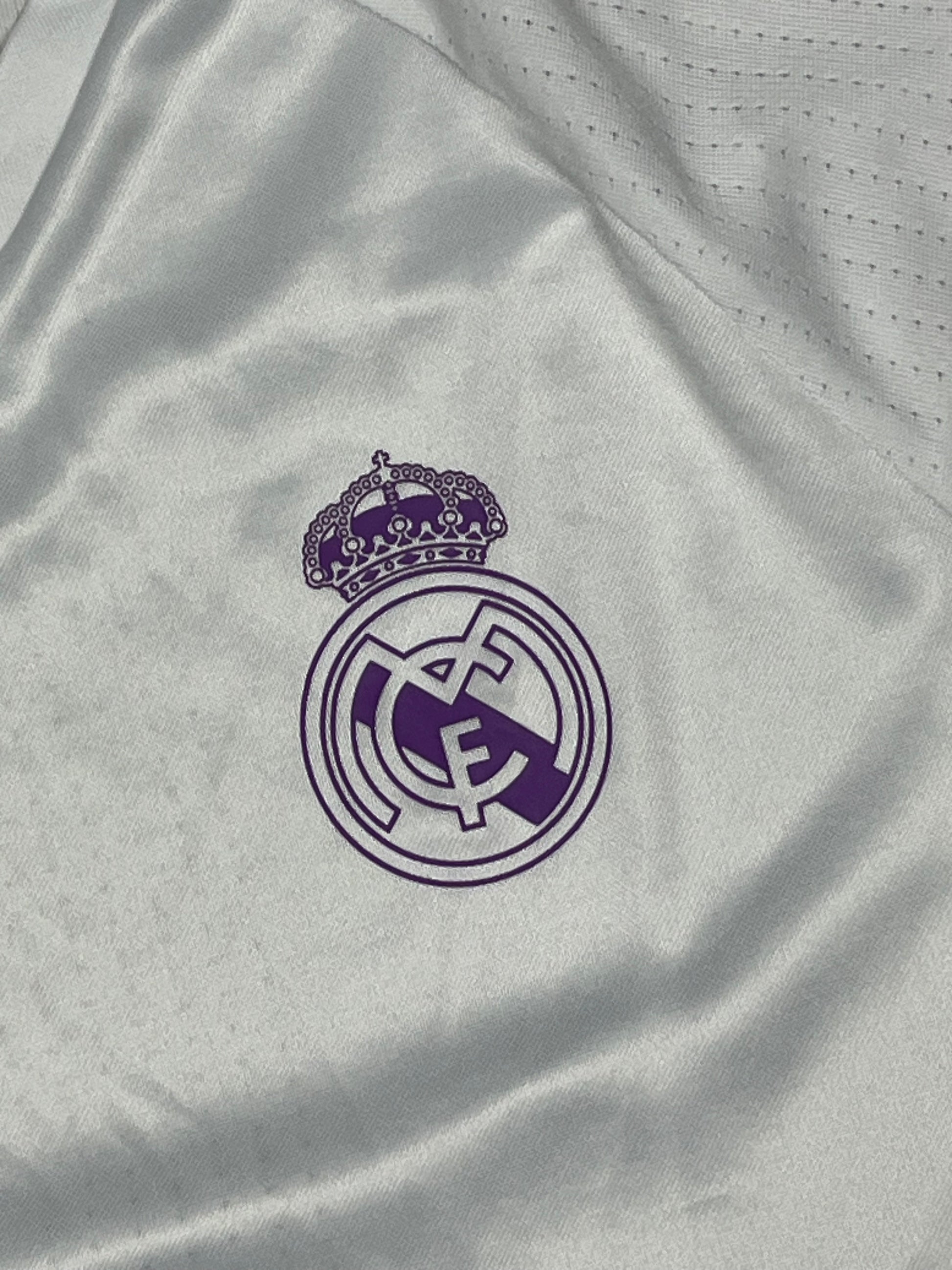 vintage Adidas Real Madrid trainingjersey {S}