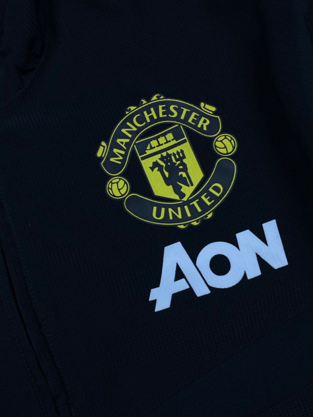 black Adidas Manchester United windbreaker {XS}