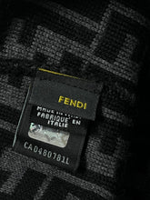 Carregar imagem no visualizador da galeria, vintage Fendi beanie
