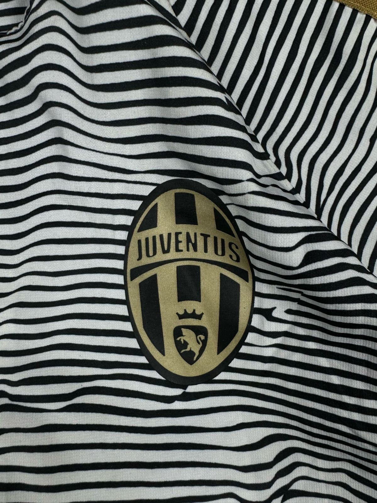 vintage Adidas Juventus Turin windbreaker {XS}