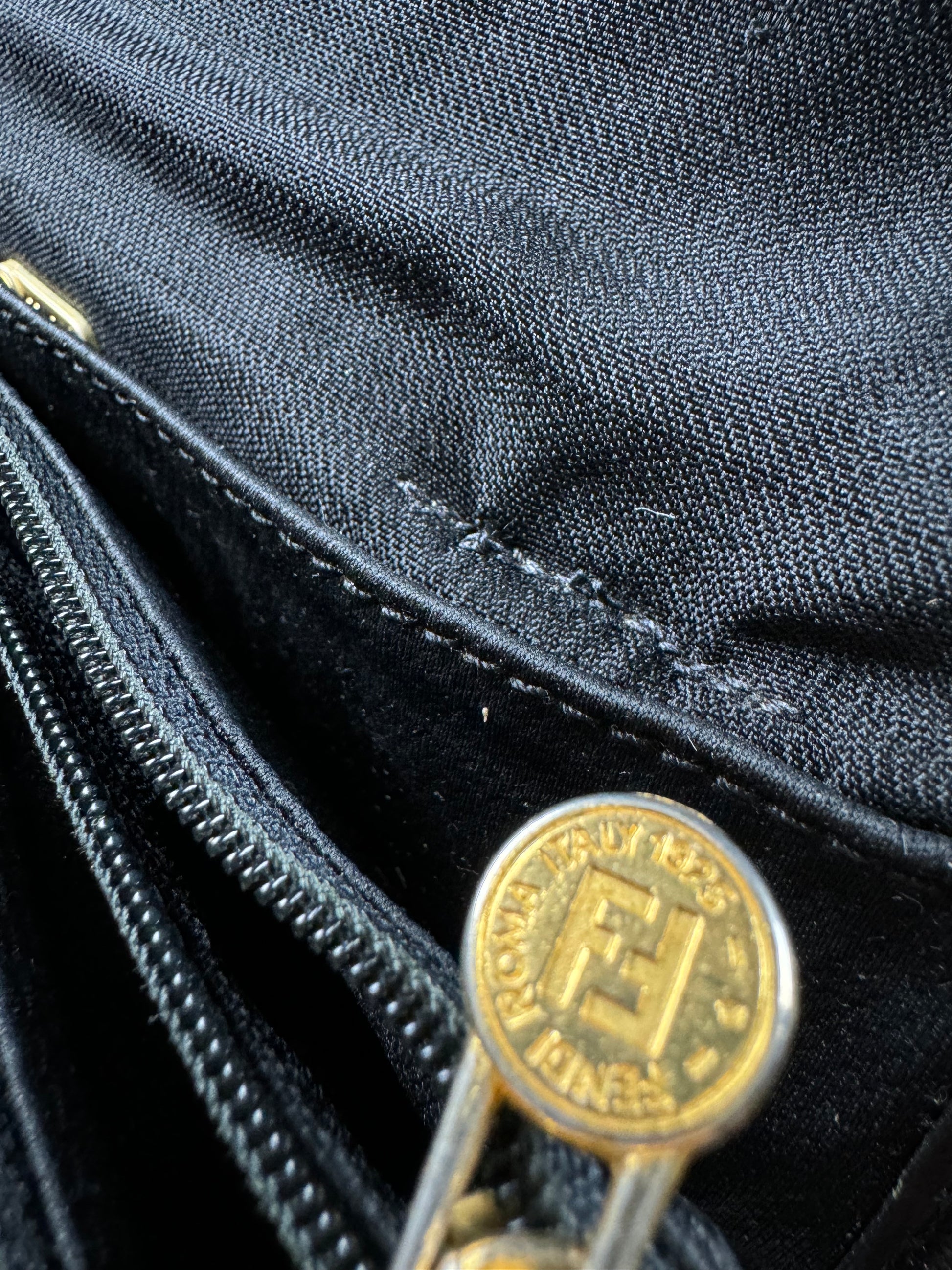 vintage Fendi slingbag