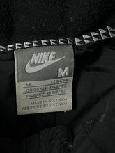 Cargar imagen en el visor de la galería, vintage Nike winterjacket {M-L}
