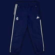 Cargar imagen en el visor de la galería, vintage Adidas Real Madrid trackpants {M}
