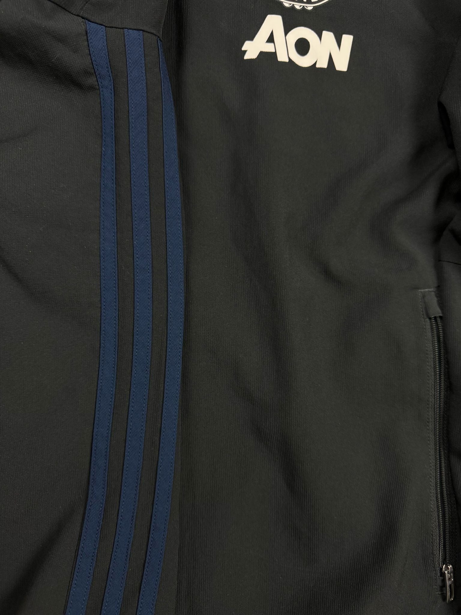 vintage Adidas Manchester United windbreaker {M}